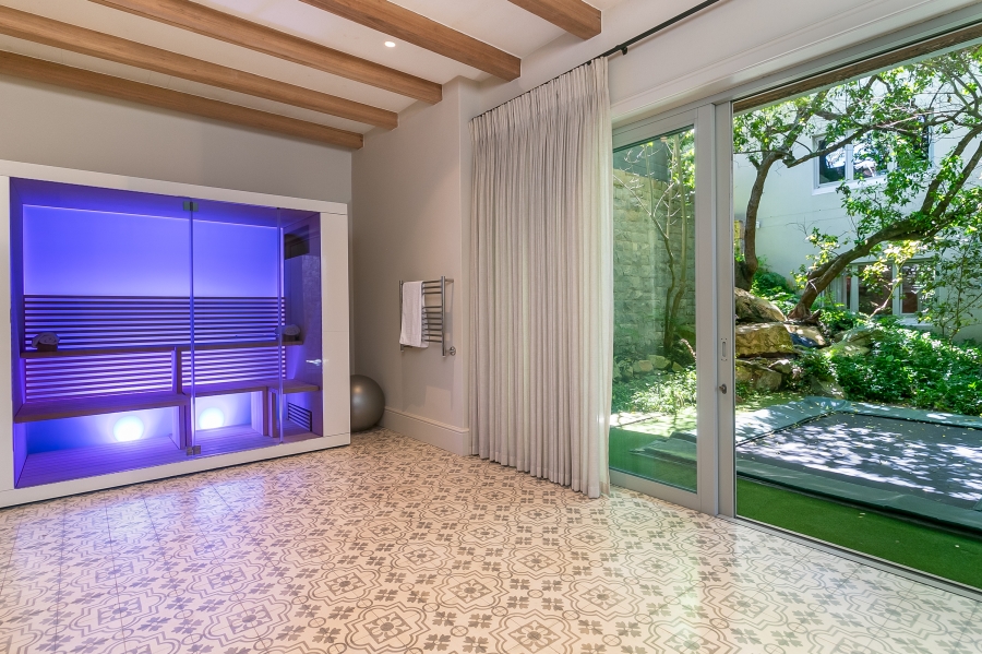 9 Bedroom Property for Sale in Beachy Head Western Cape